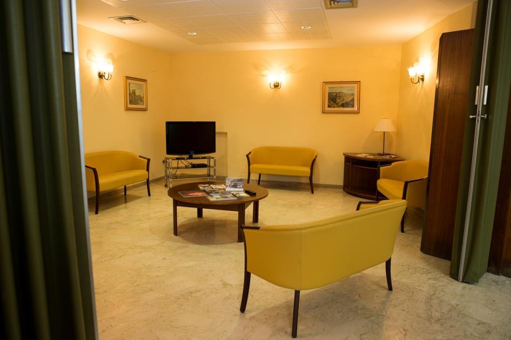 Hotel Sacco Бернальда Экстерьер фото
